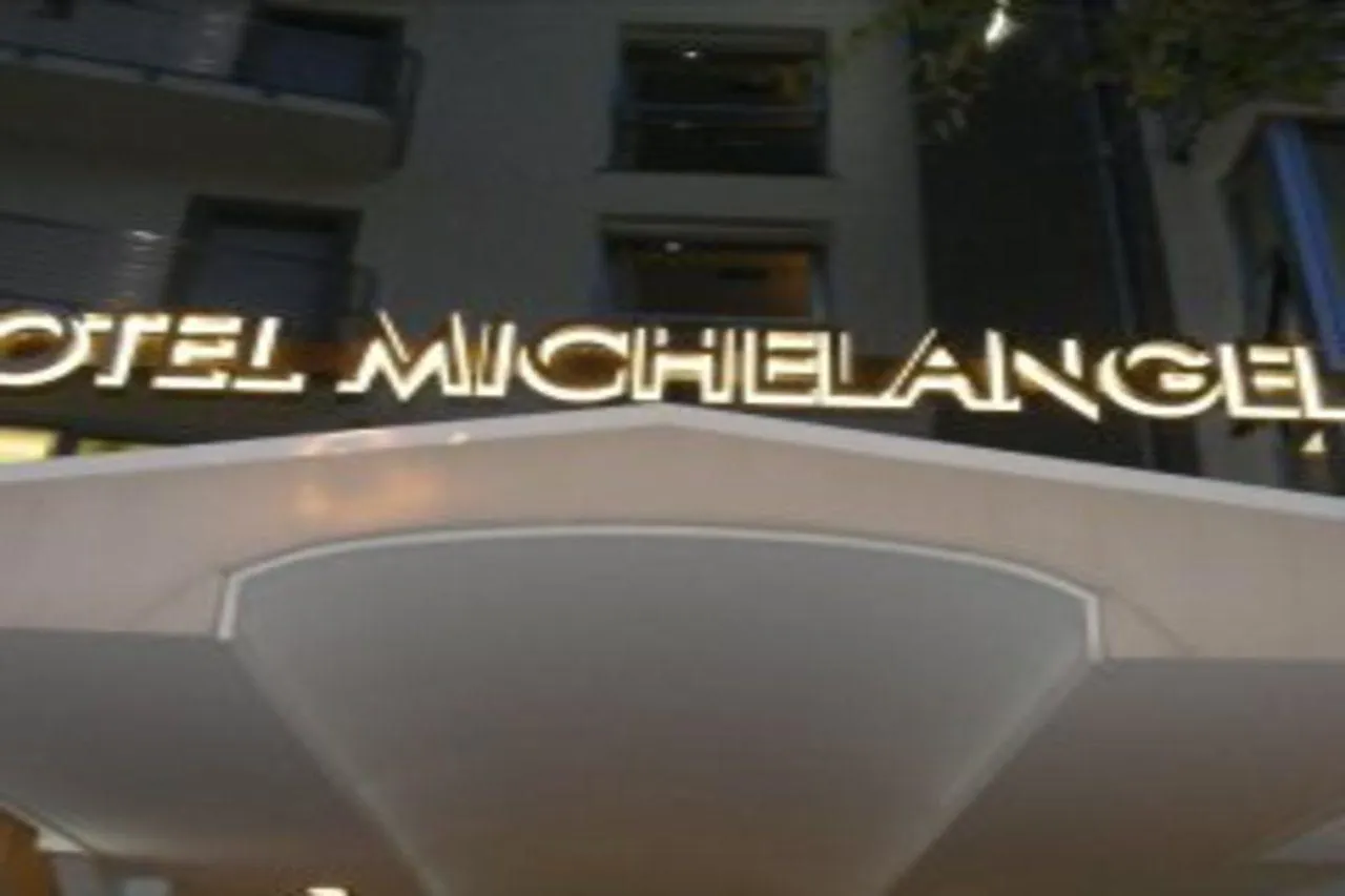 Отель Michelangelo Римини
